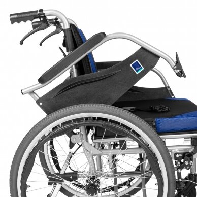 Aliuminis neįgaliojo vežimėlis su atlenkiama nugaros atrama, mėlynas 5