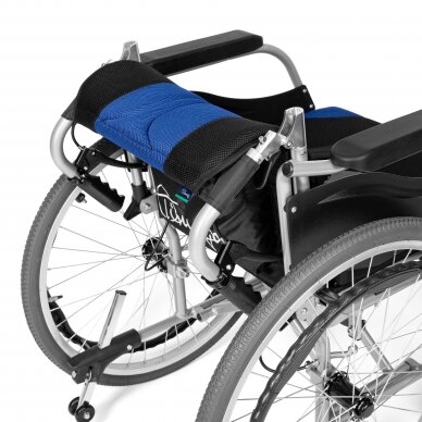 Aliuminis neįgaliojo vežimėlis su atlenkiama nugaros atrama, mėlynas 4