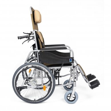 Aliuminis neįgaliojo vežimėlis su atlošu ir gulima funkcija, smėlio spalvos 1